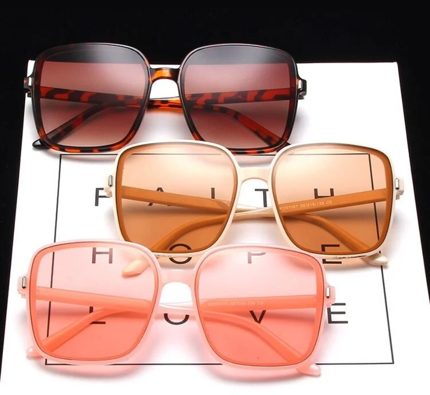 نظارات شمسية مربعة كبيرة الحجم - مراجعة Designer Sunglasses وسعره